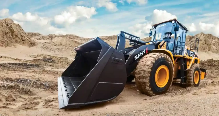 Heavy equipment used in construction - Loader